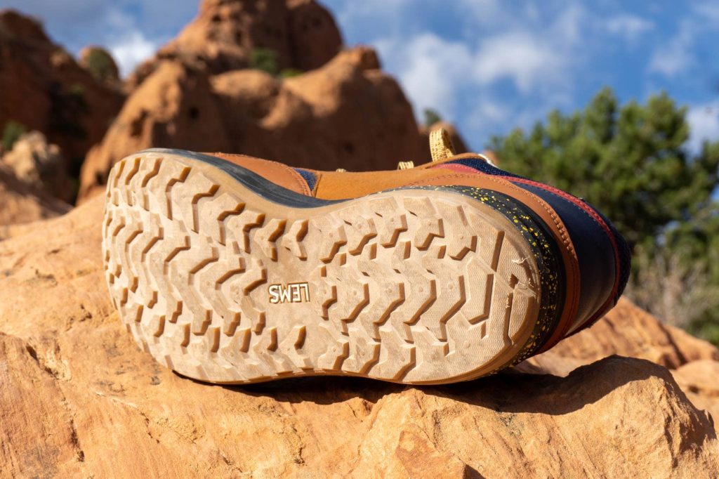 Barefoot style hiking shoe
