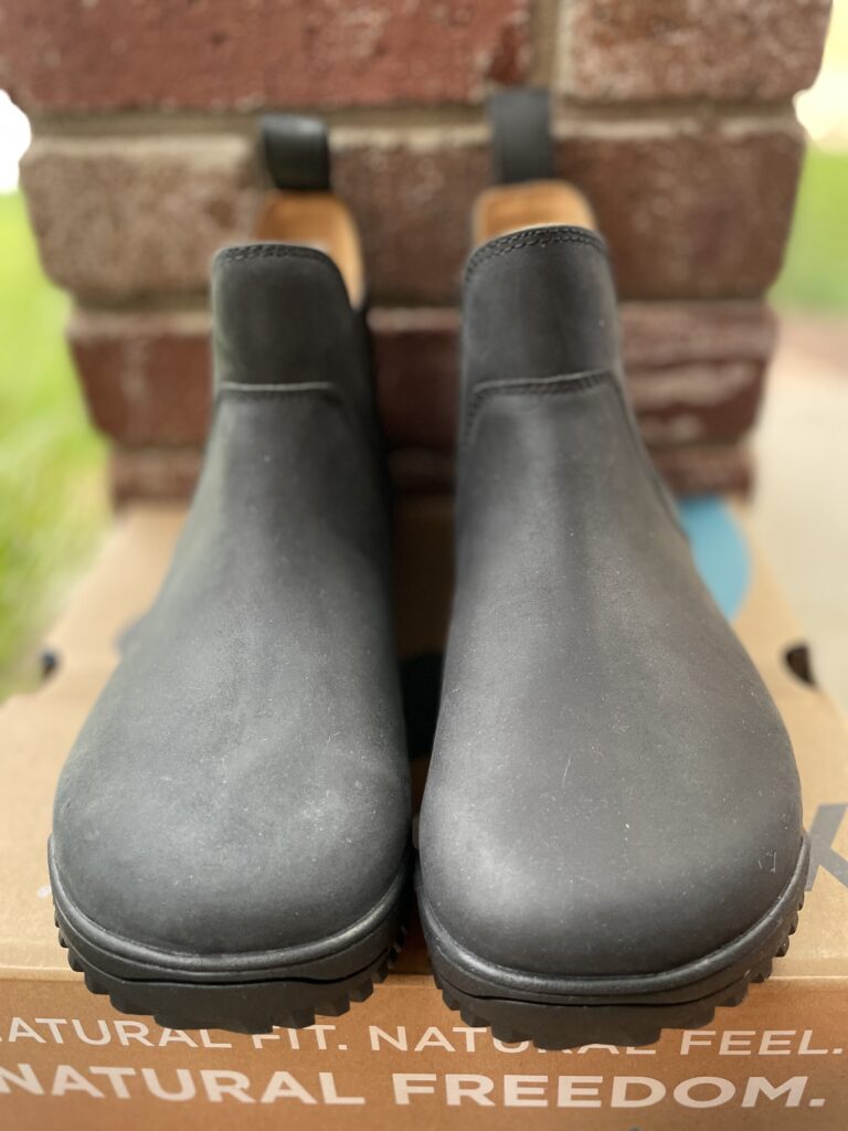 xero shoes ridgeway chelsea boot front